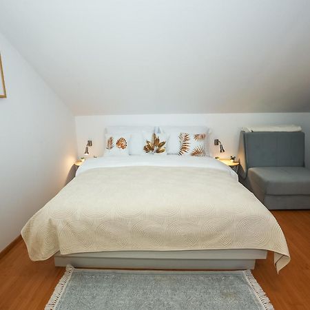 Z&A Studio Apartment With Parking Božava Esterno foto
